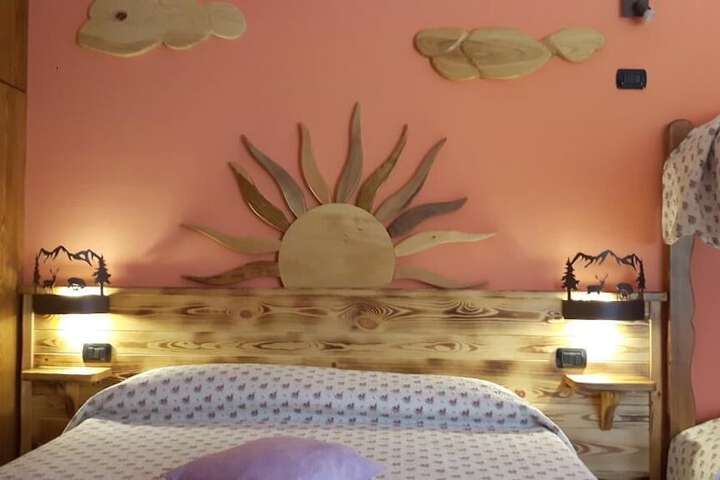Room 3 of 9