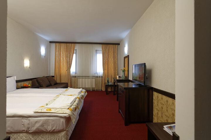 Room 16 of 109