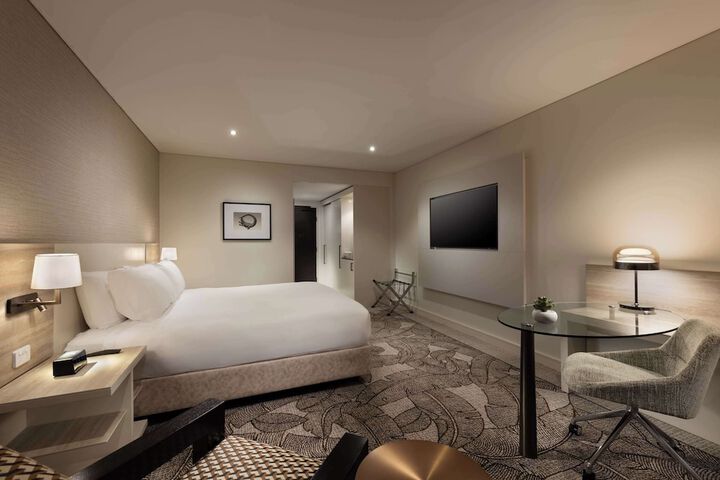 Room 6 of 38