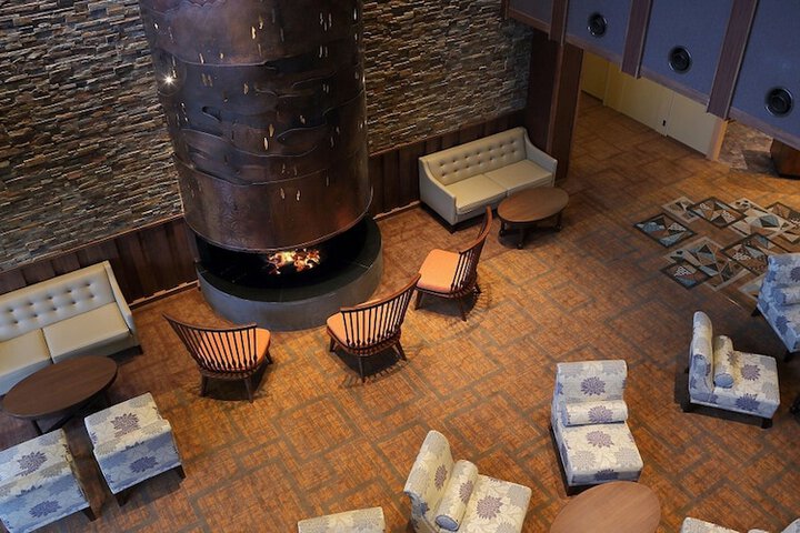Entrance & Lobby