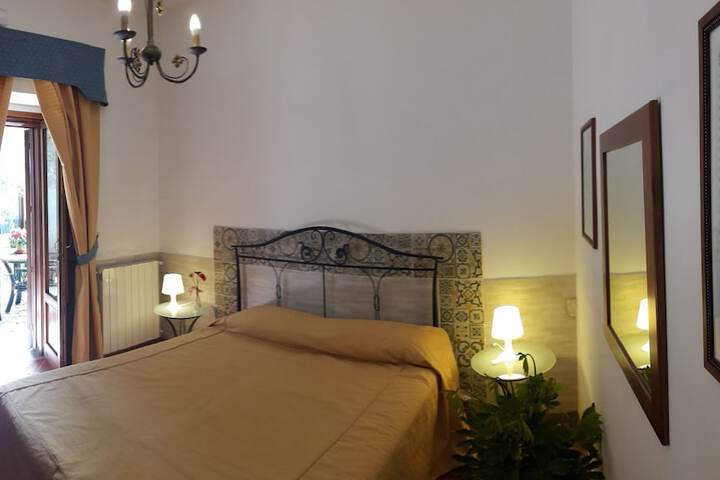 Room 2 of 32