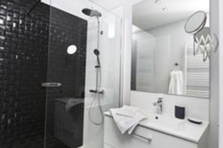 Room 2 of 14