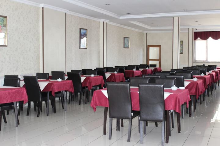Dining 55 of 69