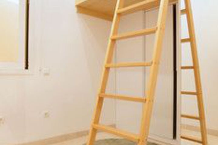 Room 8 of 30