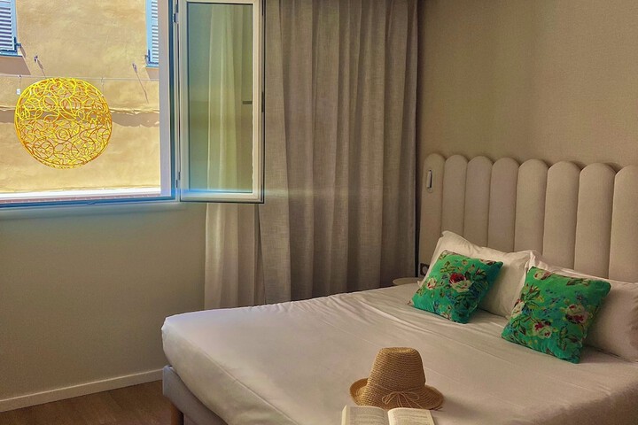 Room 17 of 72