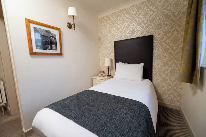 Room 16 of 49