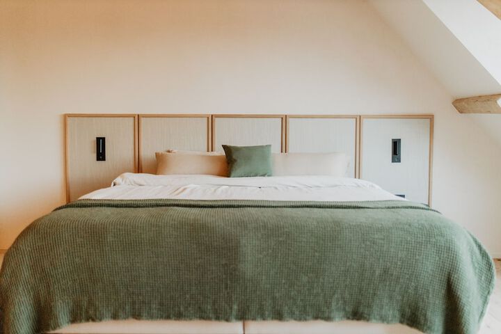 Room 3 of 65