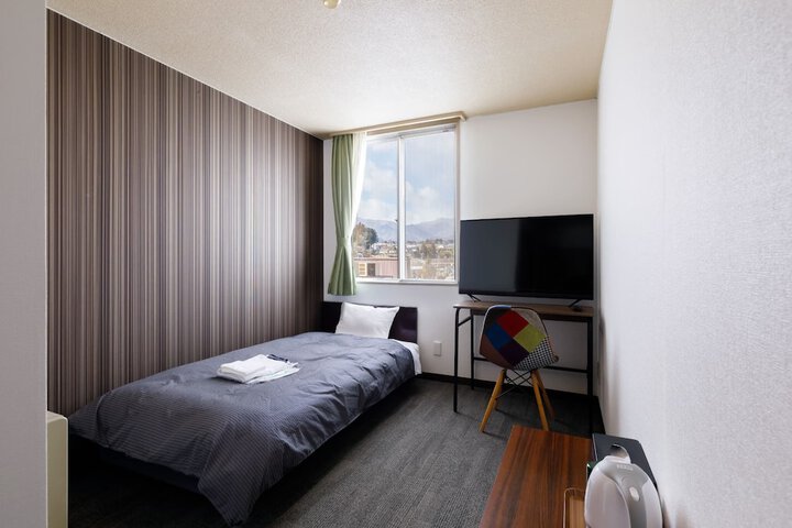 Room 2 of 15
