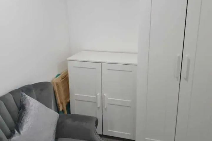 Room 2 of 11