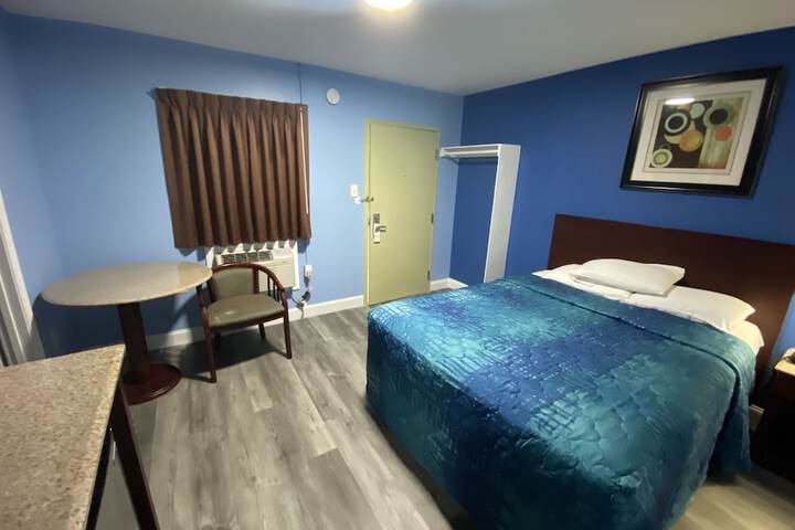1 Queen Bed (56 of 69)