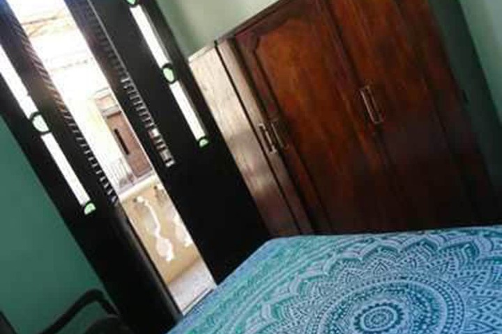 Room 2 of 16