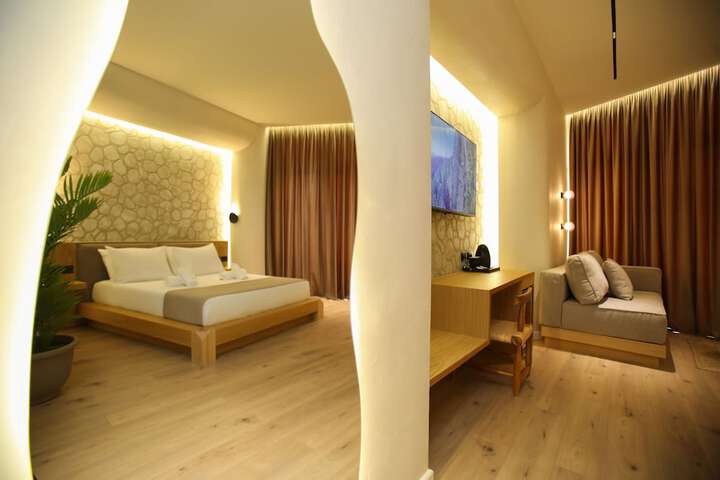 Room 16 of 70