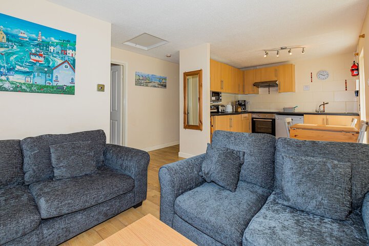 Room 11 of 30