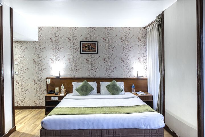 Room 6 of 36