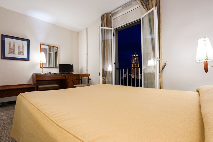 Room 10 of 42