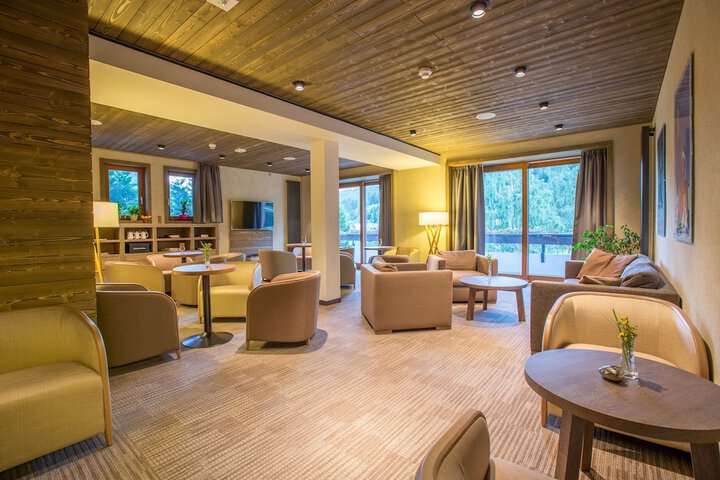 Guest Lobby
