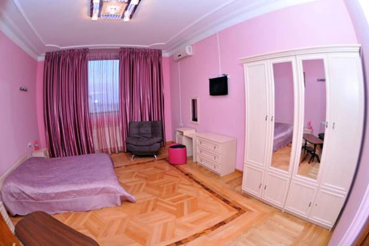 Room 7 of 17