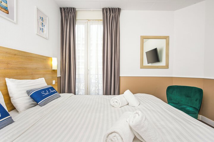 Room 7 of 30