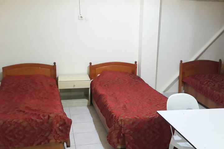 Room 19 of 105