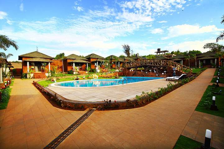 Hotel with Pool
