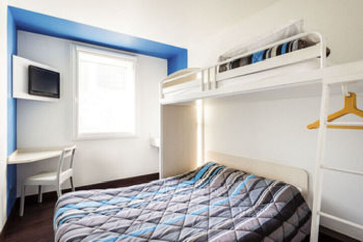 Room 9 of 21
