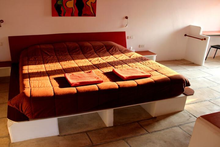 Room 8 of 68