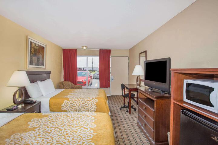 2 Double Beds (10 of 28)