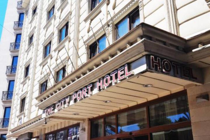 The City Port Hotel