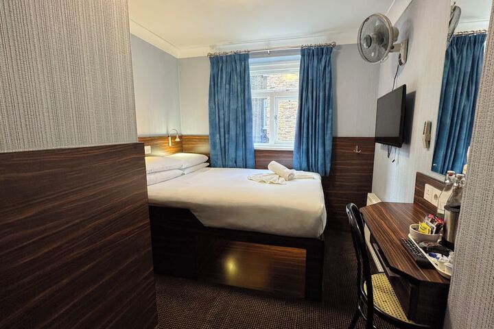 Room 42 of 67