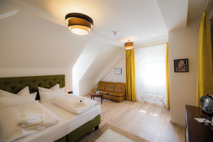 Room 42 of 122