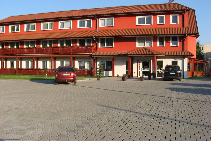 Hotel 11 of 52