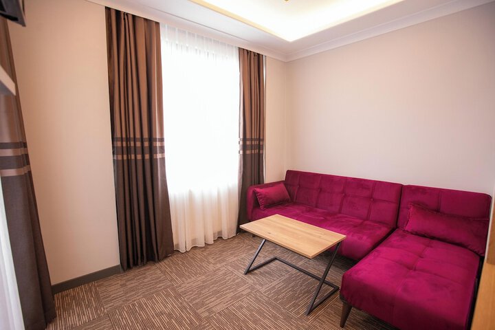 Room 43 of 78