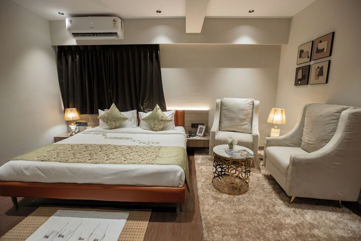 Room 13 of 34