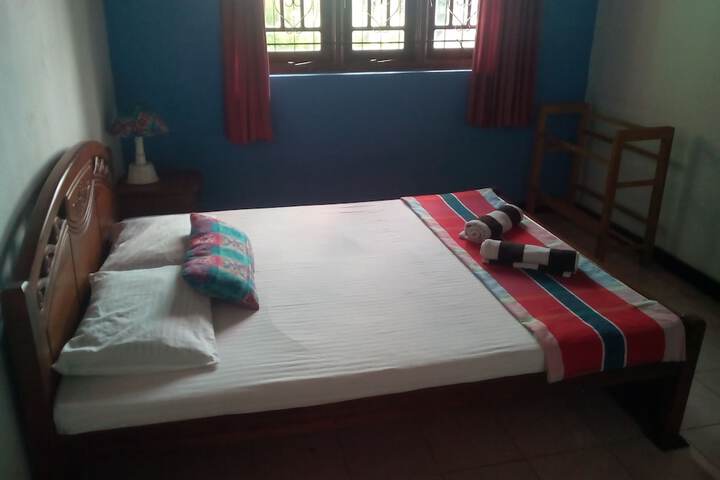 Room 7 of 8