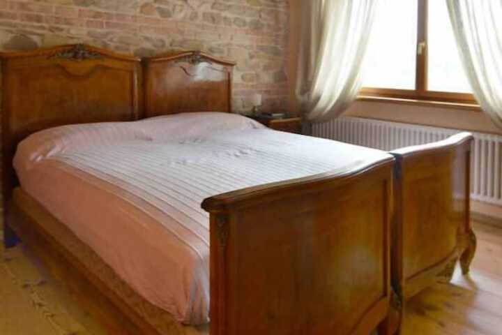 Room 10 of 91