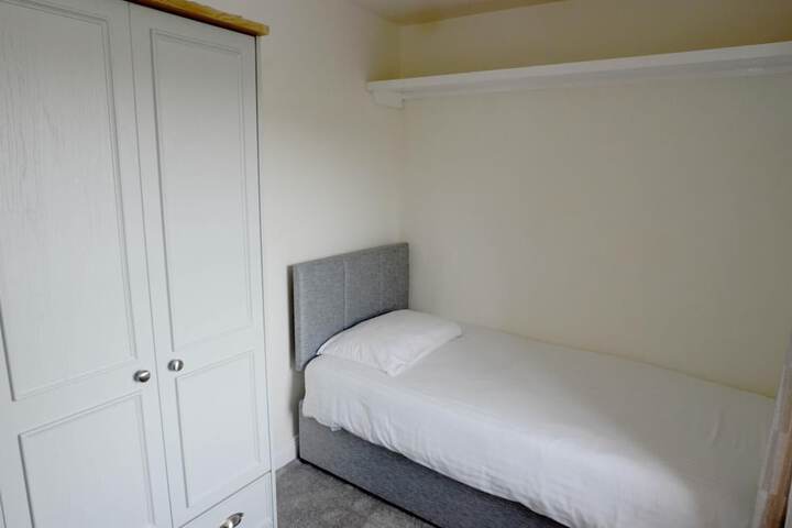 Room 10 of 25
