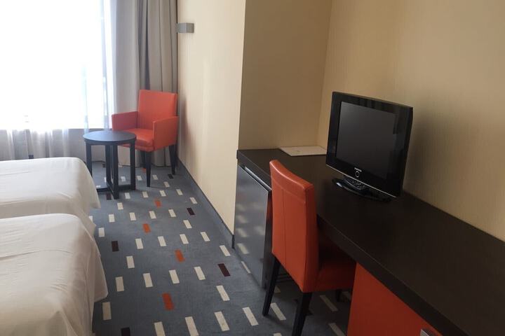Room 16 of 47