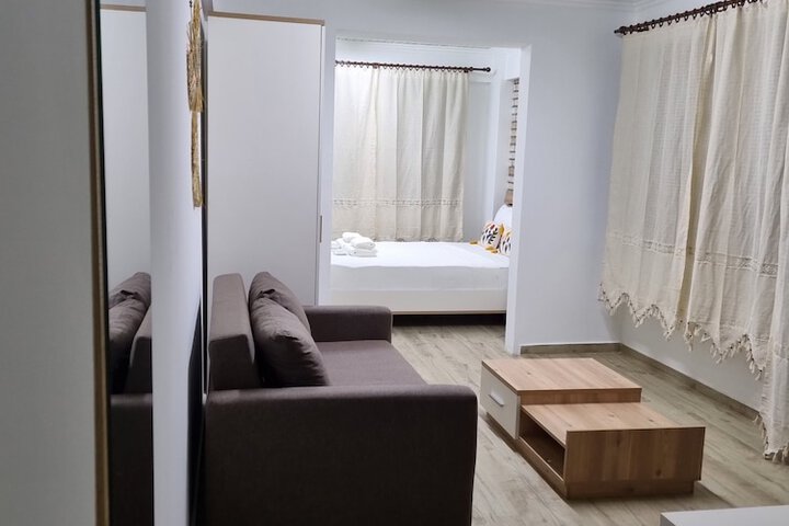 Room 9 of 26