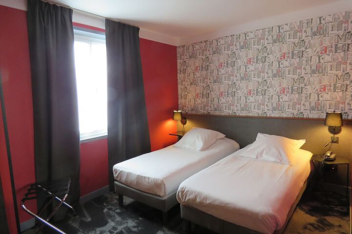 Room 3 of 36