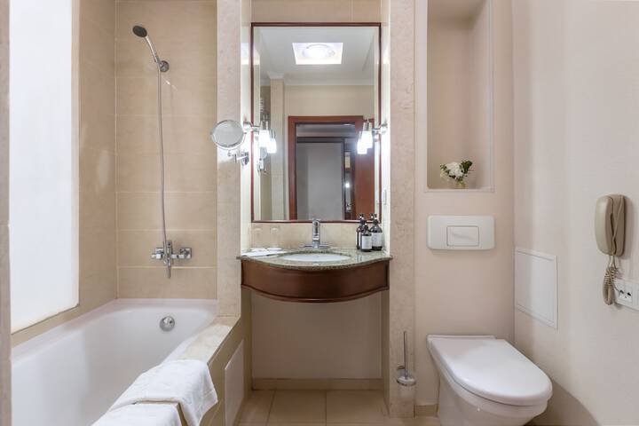 Room 15 of 31