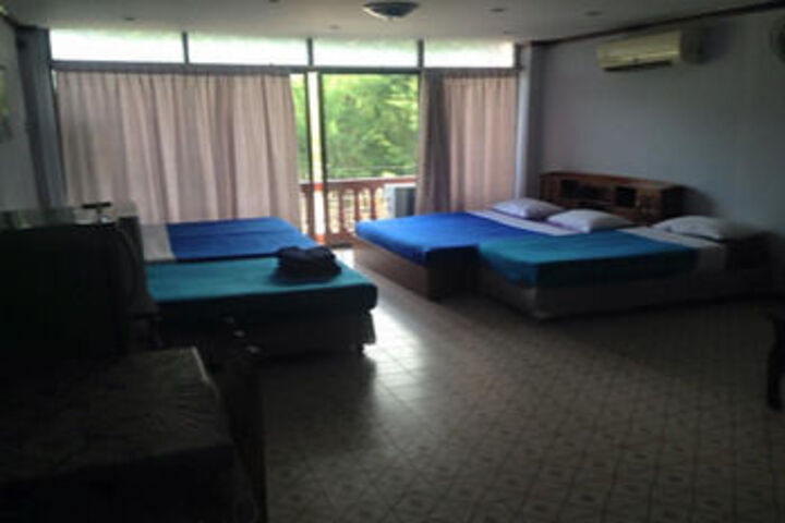 Room 17 of 18