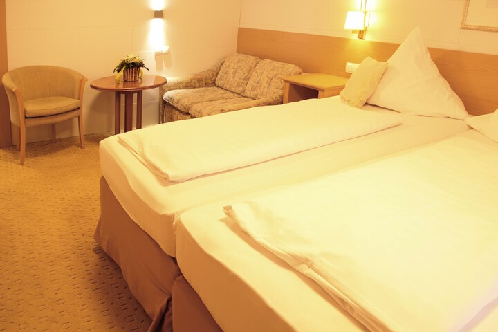 Room 3 of 16