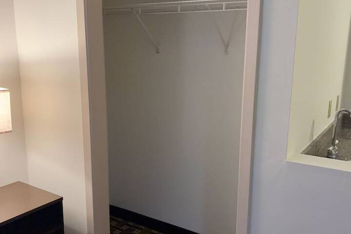Room 13 of 39