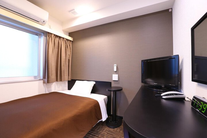 Room 19 of 33