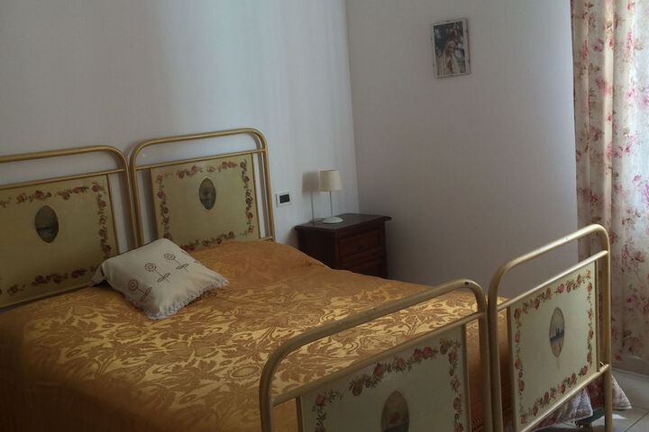 Room 13 of 31