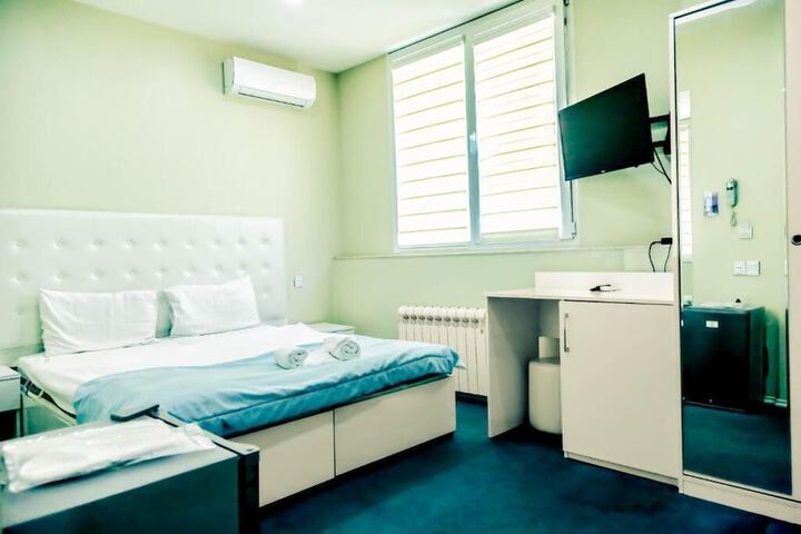 Room 13 of 24
