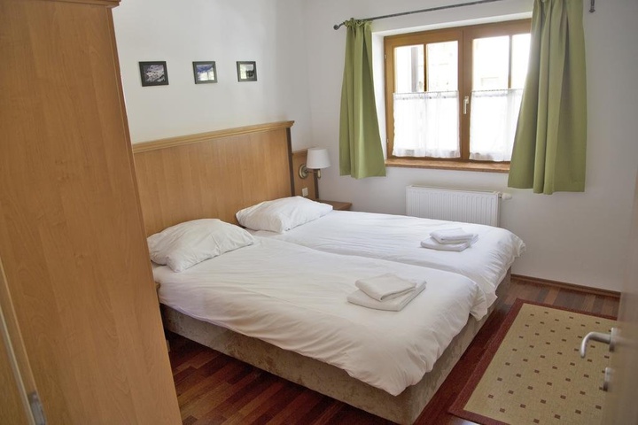 Room 2 of 15