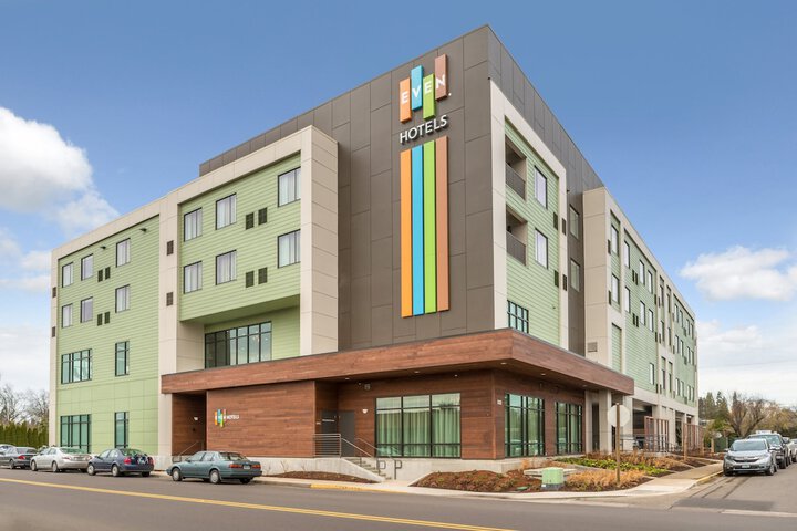 Hotel 77 of 79