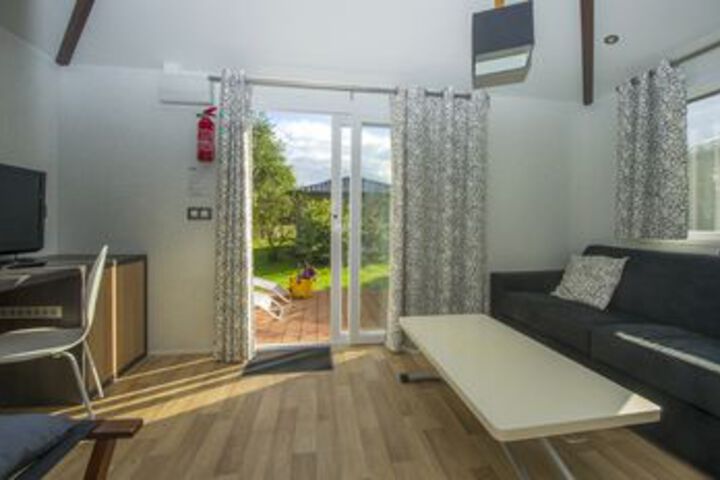 Room 74 of 96