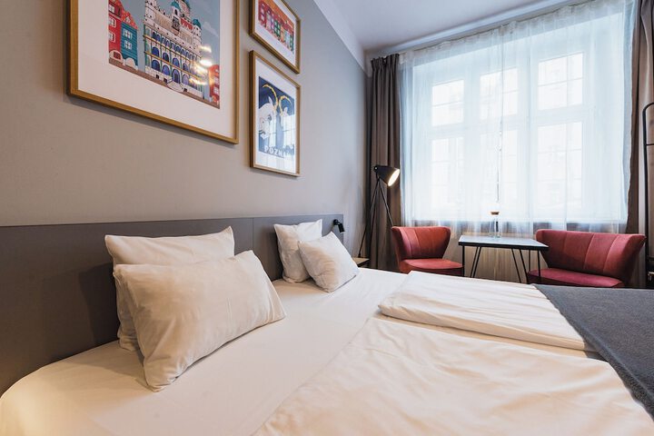 Room 16 of 65